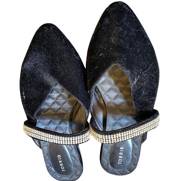 Torrid Black Velvet Rhinestone Pointed Toe SlipOn Flats Shoes Women 9WW Goth - Picture 1 of 5